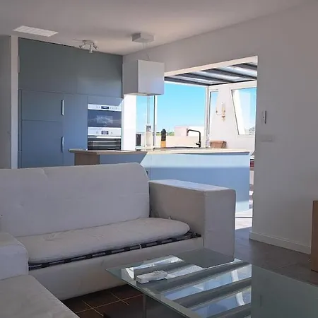 2-bedroom Sea-view Marina דירה
