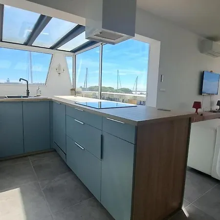 2-bedroom Sea-view Marina *
